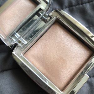 Hourglass Ambient strobe lighting Powder